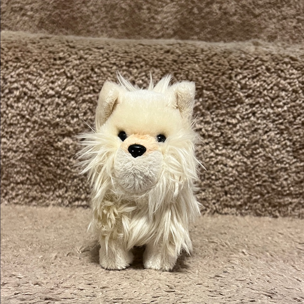 American girl Pomeranian retired dog. *Dosent come with the magnetic dog bone!*